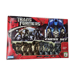 Transformers VS Decepticons Vintage 2007 Chess Set Hasbro Parker Brothers NEW